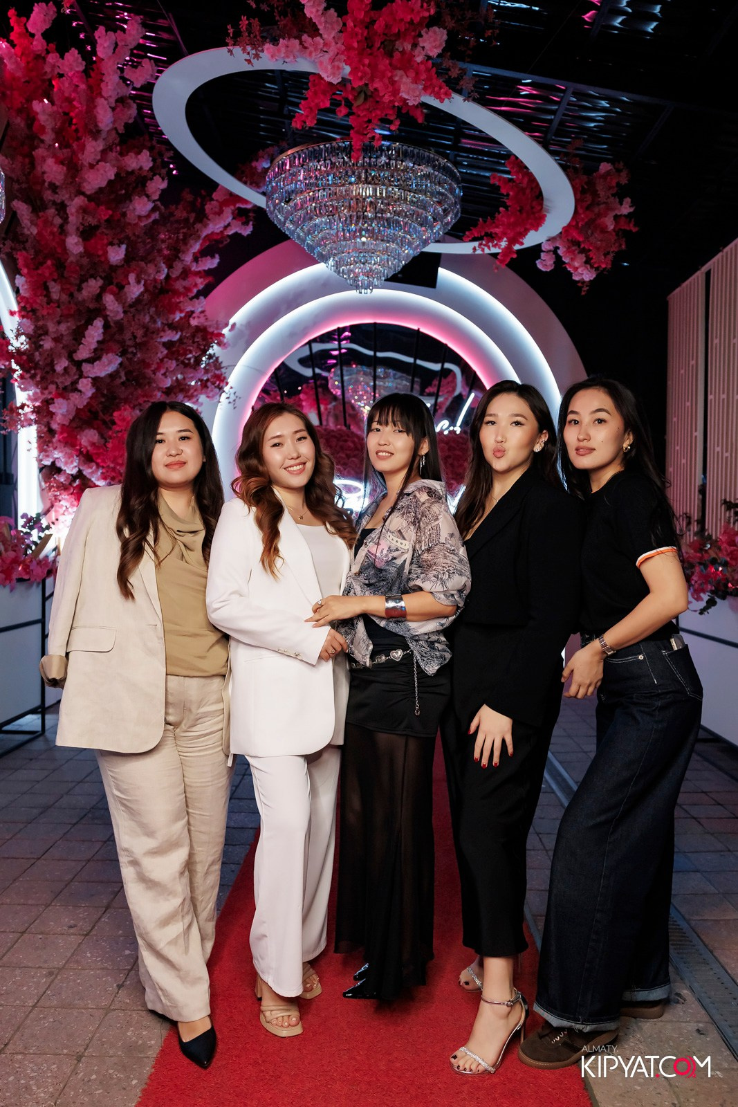 ЗАЯ, НА БИС. КИПЯТКОМ АЛМАТЫ!