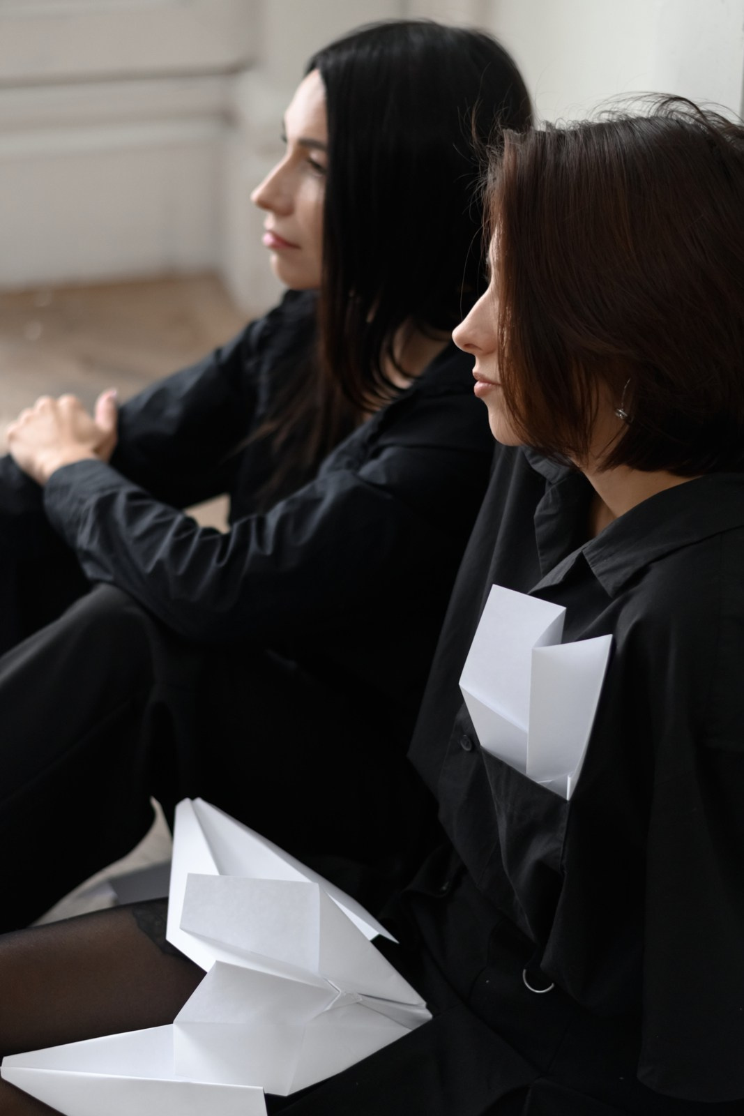 Фотосессия сестер в студии концептуальная история. Портретный фотограф Тюмень Дарья Мустафина