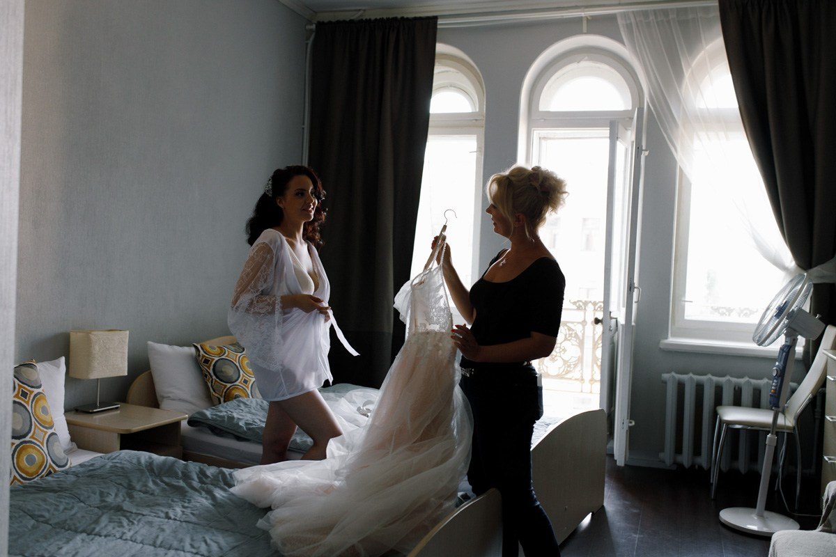 Свадебная фотосессия на Невском. Свадебный фотограф СПБ