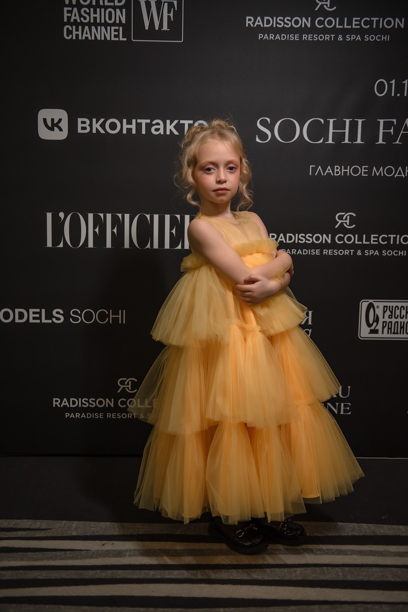 SochiFashionWeek2024 дизайнер Анохина Светлана. Семейный и коммерческий фотограф в Сочи Александр Бодунов