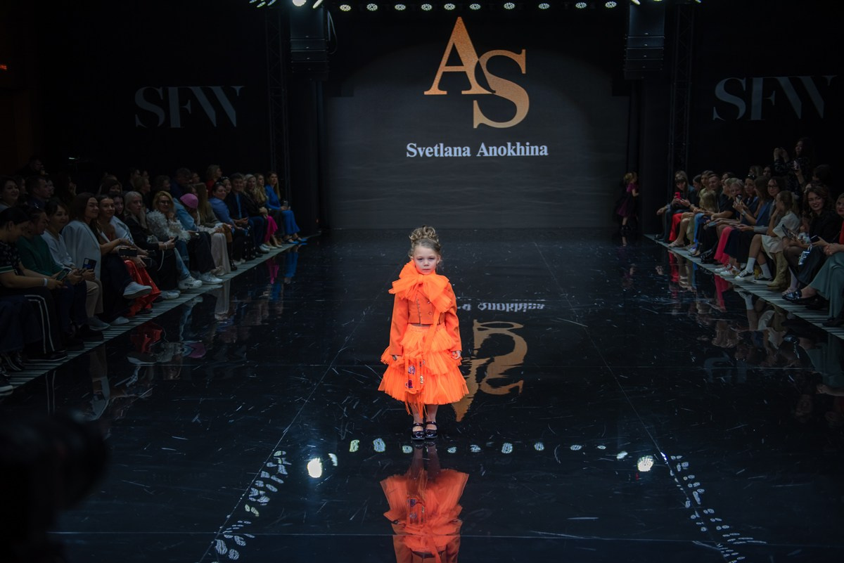 SochiFashionWeek2024 дизайнер Анохина Светлана. Семейный и коммерческий фотограф в Сочи Александр Бодунов