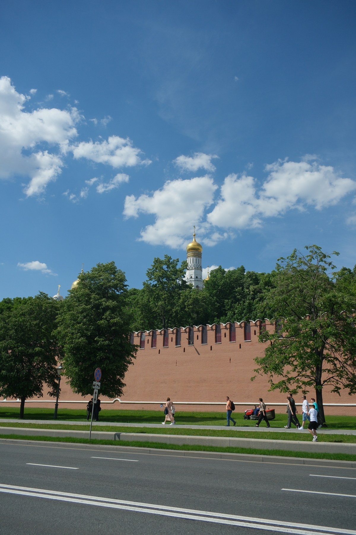 По Москве 25.05.2025. Улица, люди, жизнь…