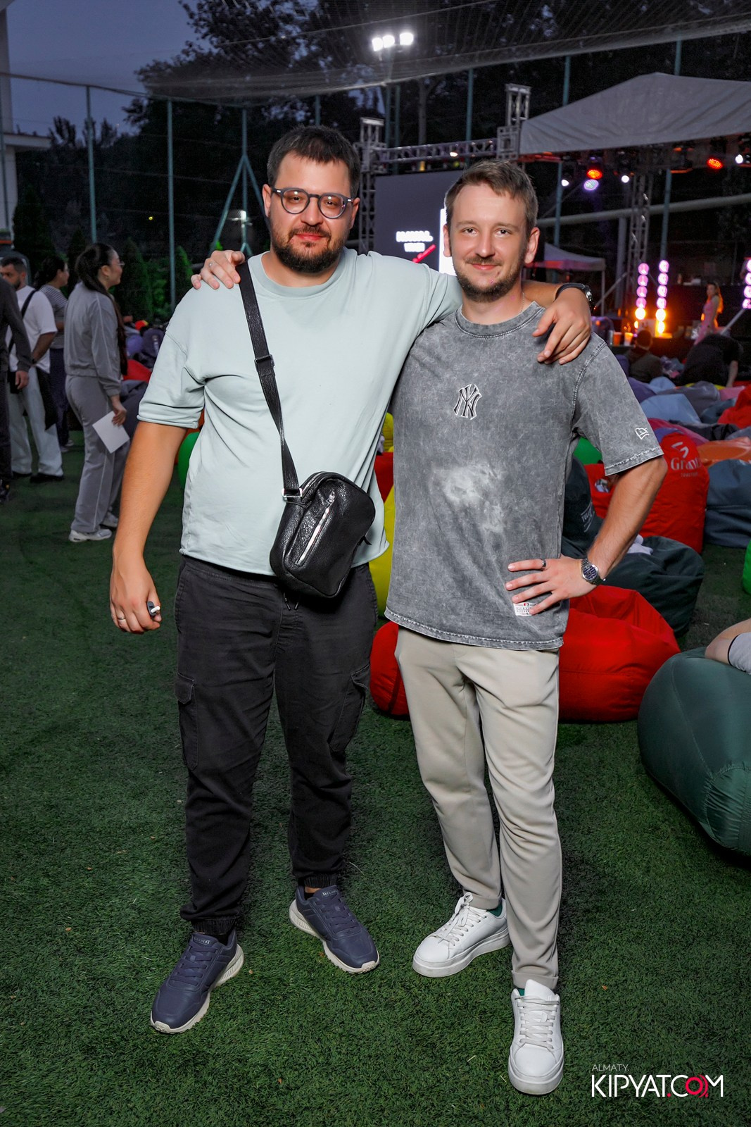 ТРАНСЛЯЦИЯ ФИНАЛА ЛИГИ ЧЕМПИОНОВ ПОД ОТКРЫТЫМ НЕБОМ В VELVET SPORT VILLA. КИПЯТКОМ АЛМАТЫ! Фотосъемка мероприятий в Алматы