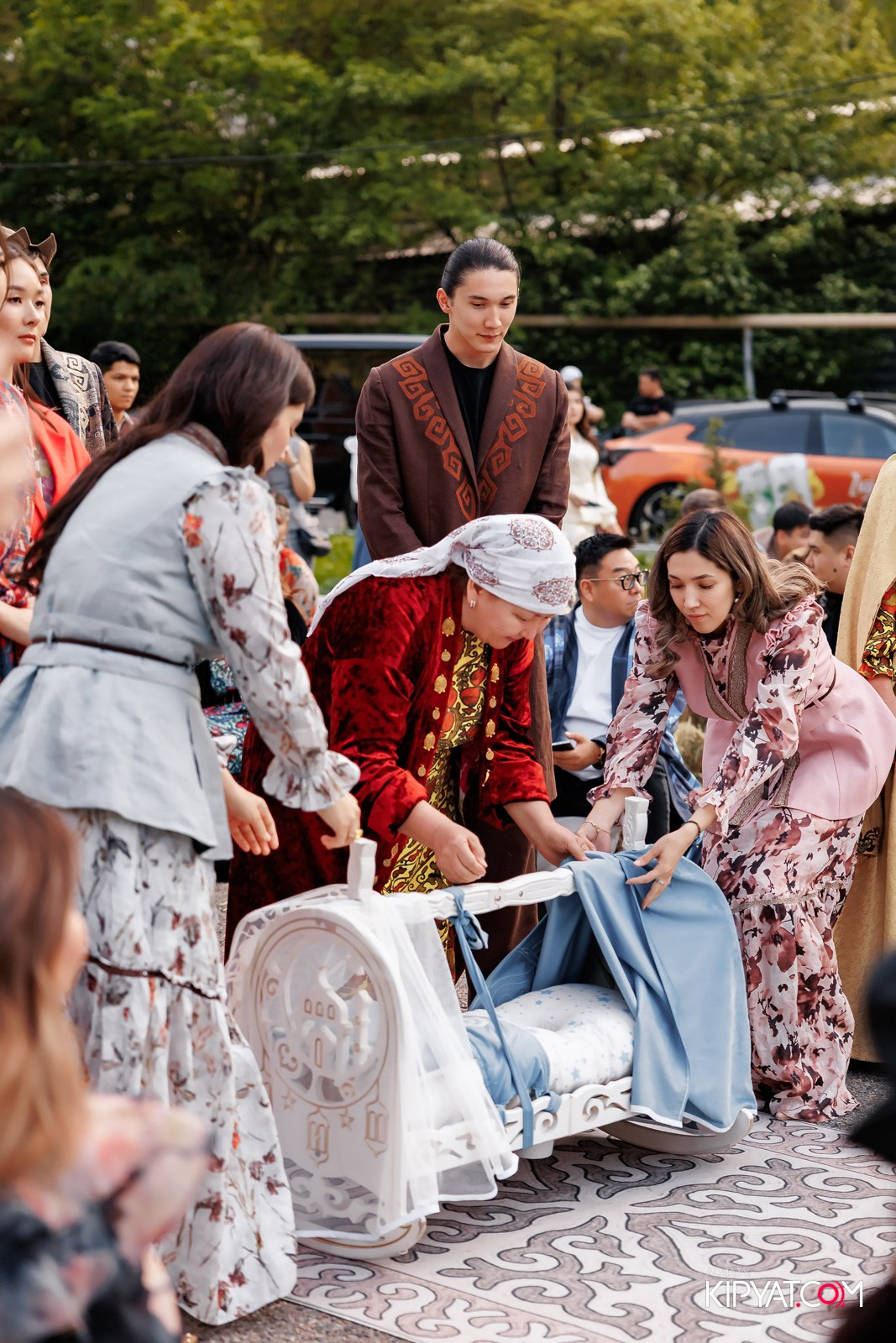 KANG REN TANG. КИПЯТКОМ АЛМАТЫ!