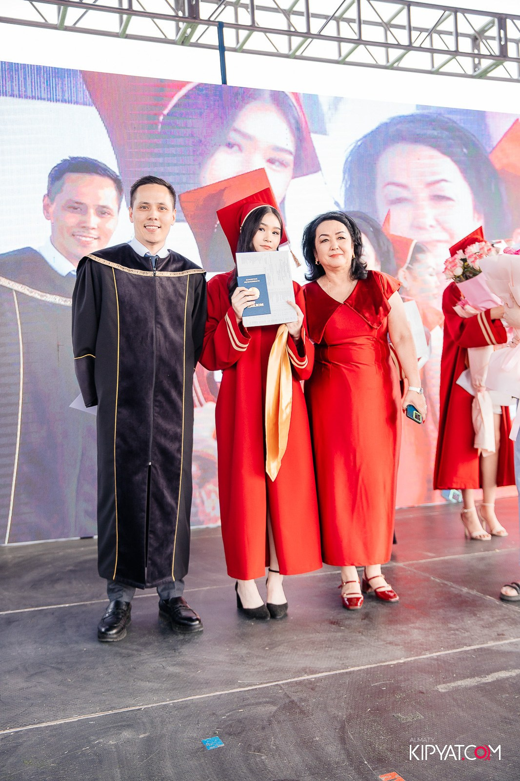 ВРУЧЕНИЕ ДИПЛОМОВ — НАРХОЗ КОЛЛЕДЖ. Part 3. КИПЯТКОМ АЛМАТЫ!