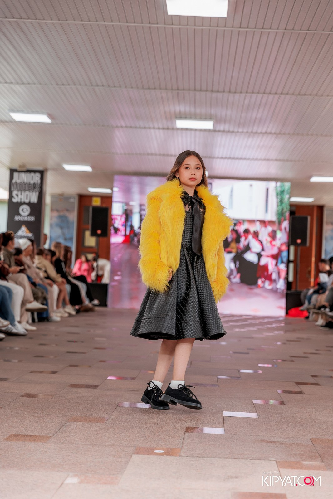 JUNIOR FASHION SHOW. КИПЯТКОМ АЛМАТЫ!