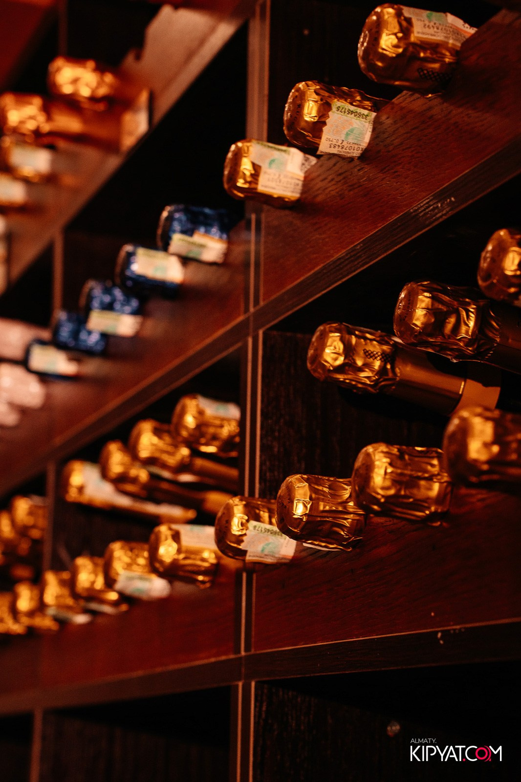 LAUREATE GRAND CAFÉ. КИПЯТКОМ АЛМАТЫ!