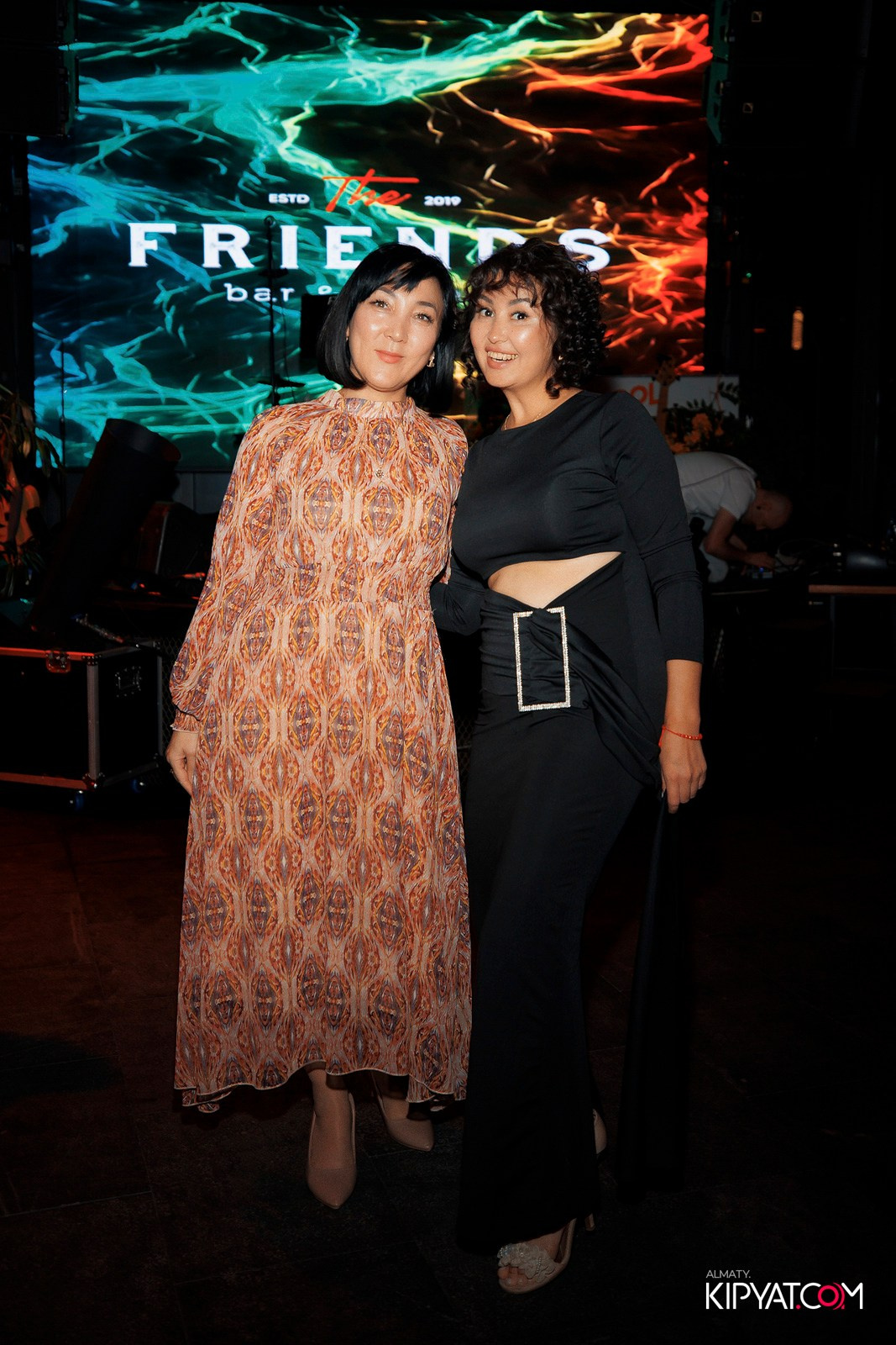 FRIENDS BAR & TERRACE. КИПЯТКОМ АЛМАТЫ!