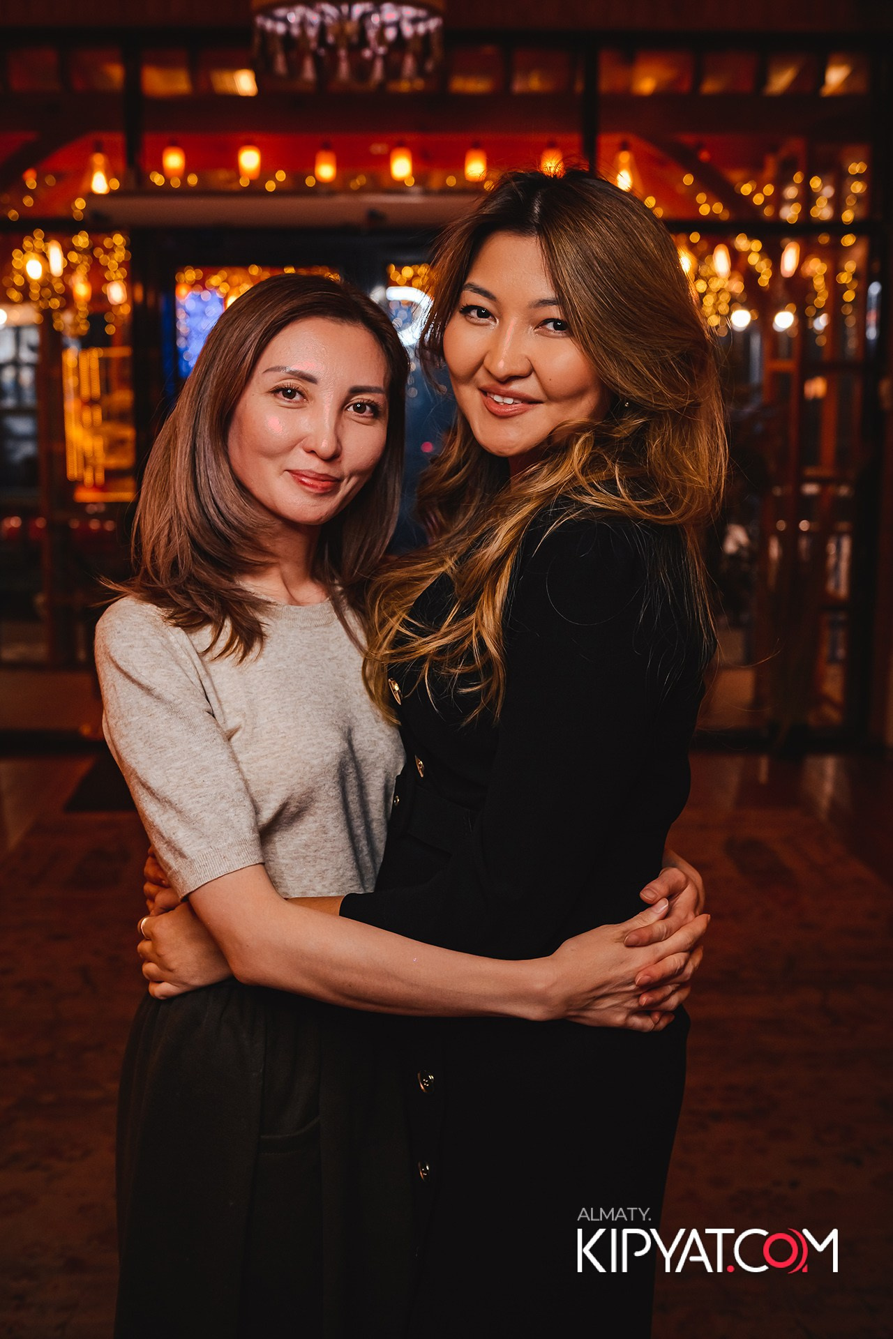 ГРУЗИНСКИЙ ДВОР НА КАБАНБАЙ БАТЫРА. КИПЯТКОМ АЛМАТЫ!