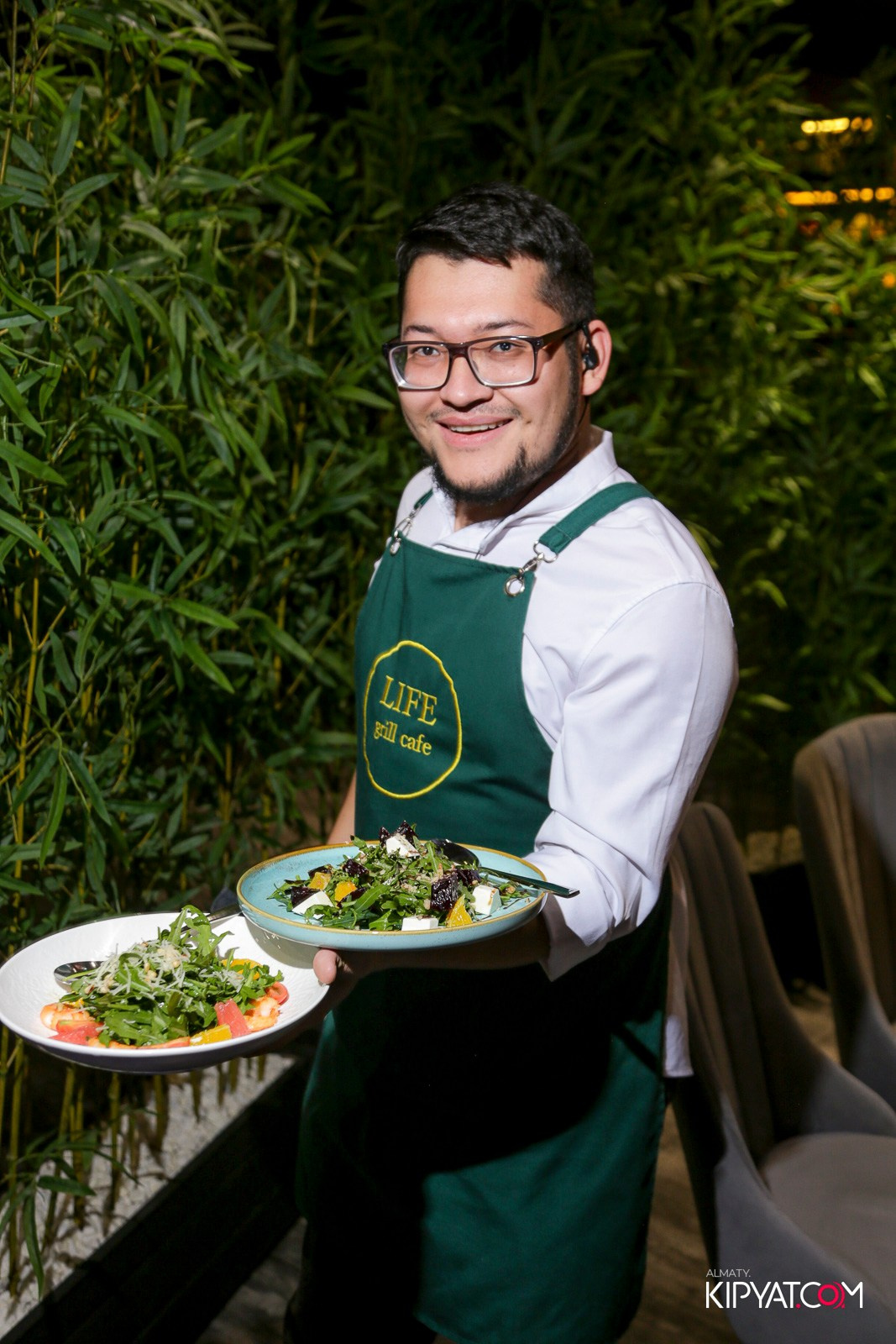 LIFE GRILL CAFE. КИПЯТКОМ АЛМАТЫ!