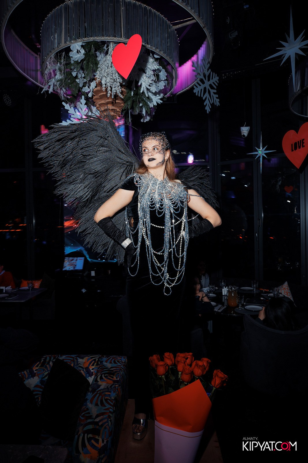 FRIENDS BAR & TERRACE. КИПЯТКОМ АЛМАТЫ!