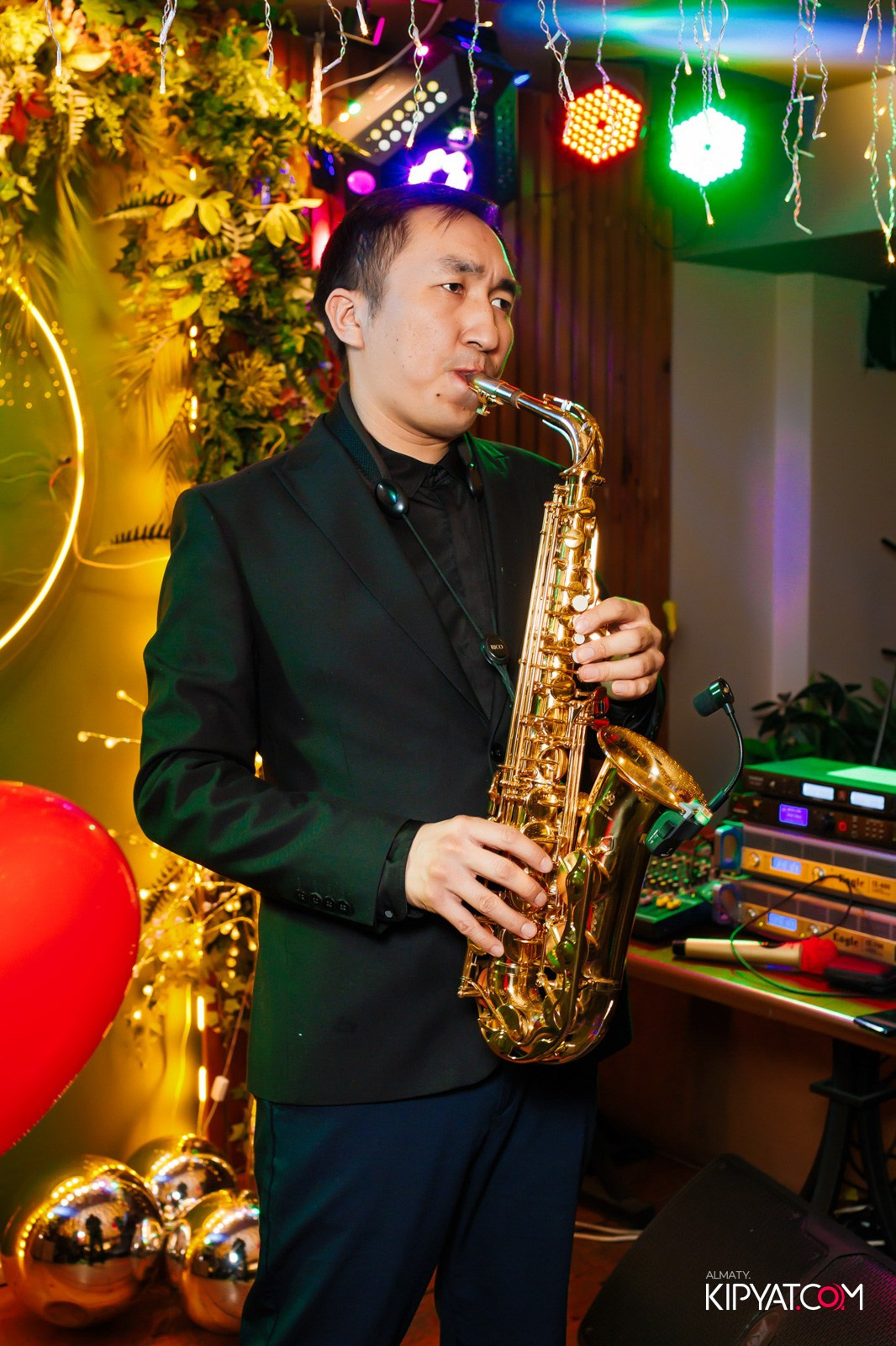 LIFE GRILL CAFE. КИПЯТКОМ АЛМАТЫ!