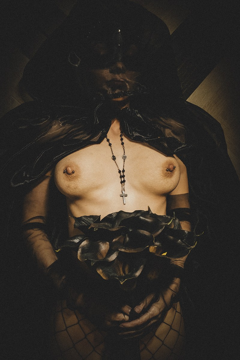 X. Эротико-драматический фотограф Маруся Скоробогатова