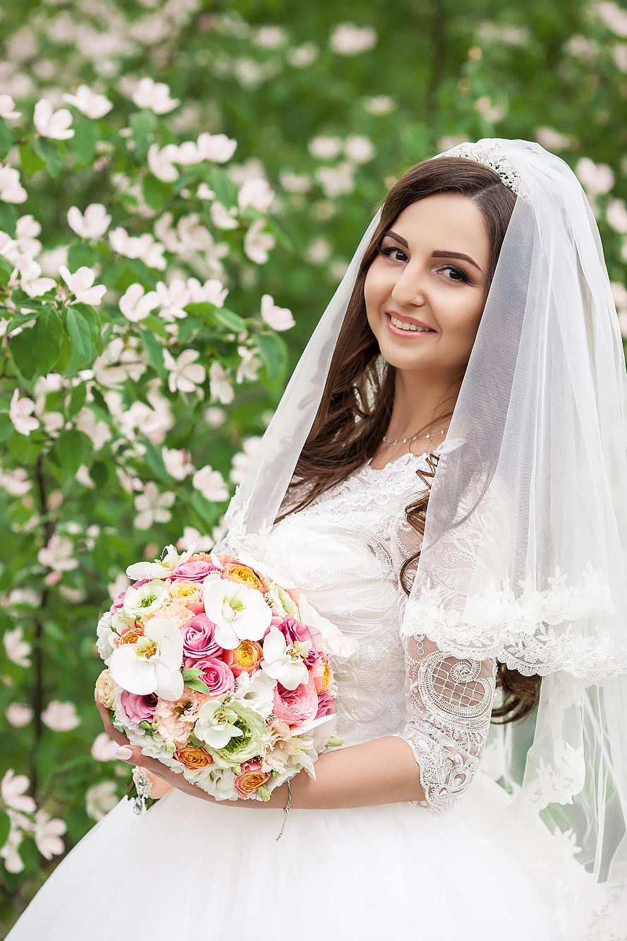 Свадебная серия фотографий в Ботаническом парке. Свадебный фотограф Краснодар, Сочи, Геленджик, Анапа, Ростов