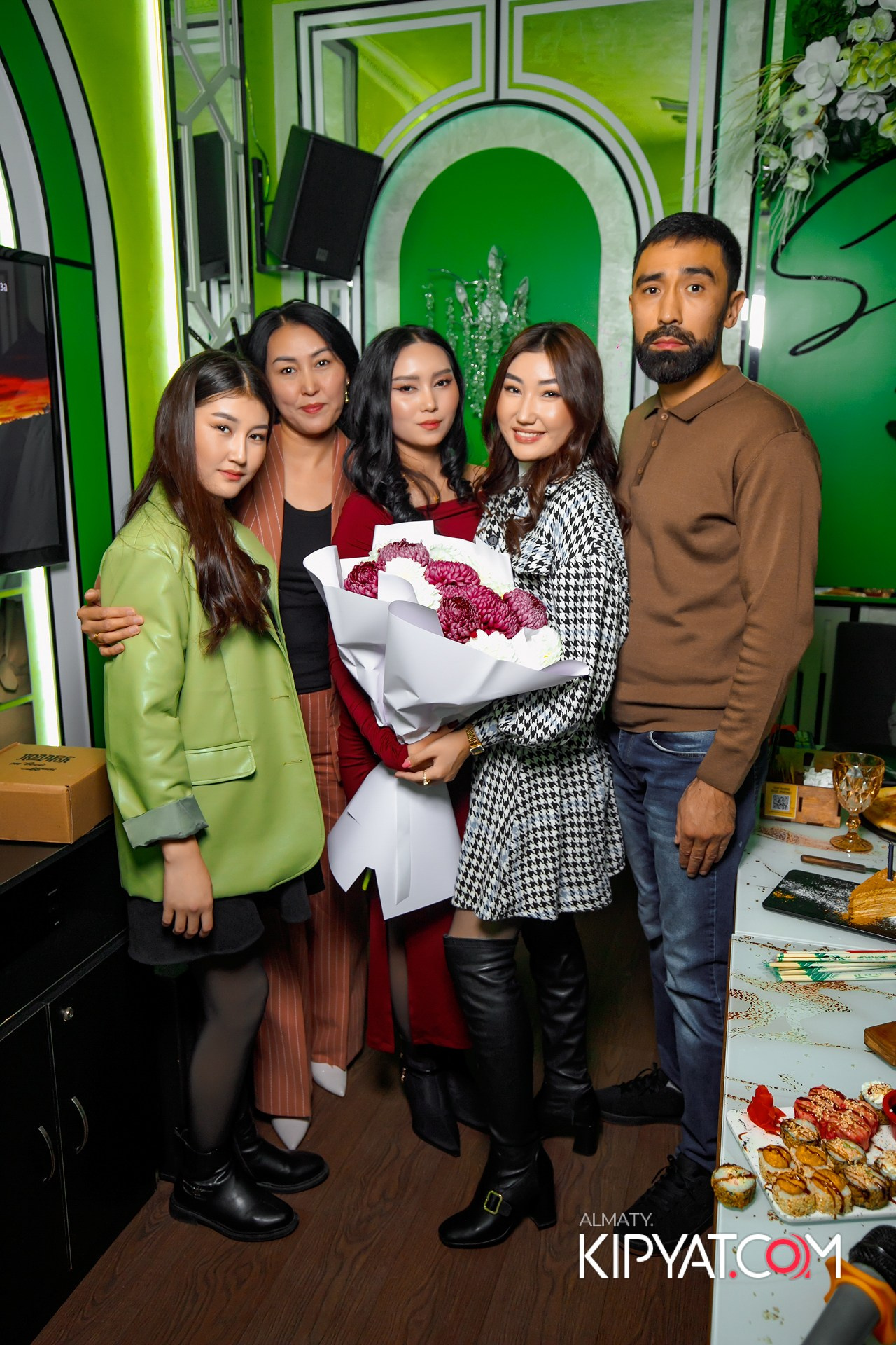 УХО И МЕДВЕДЬ НА ГАГАРИНА. КИПЯТКОМ АЛМАТЫ!