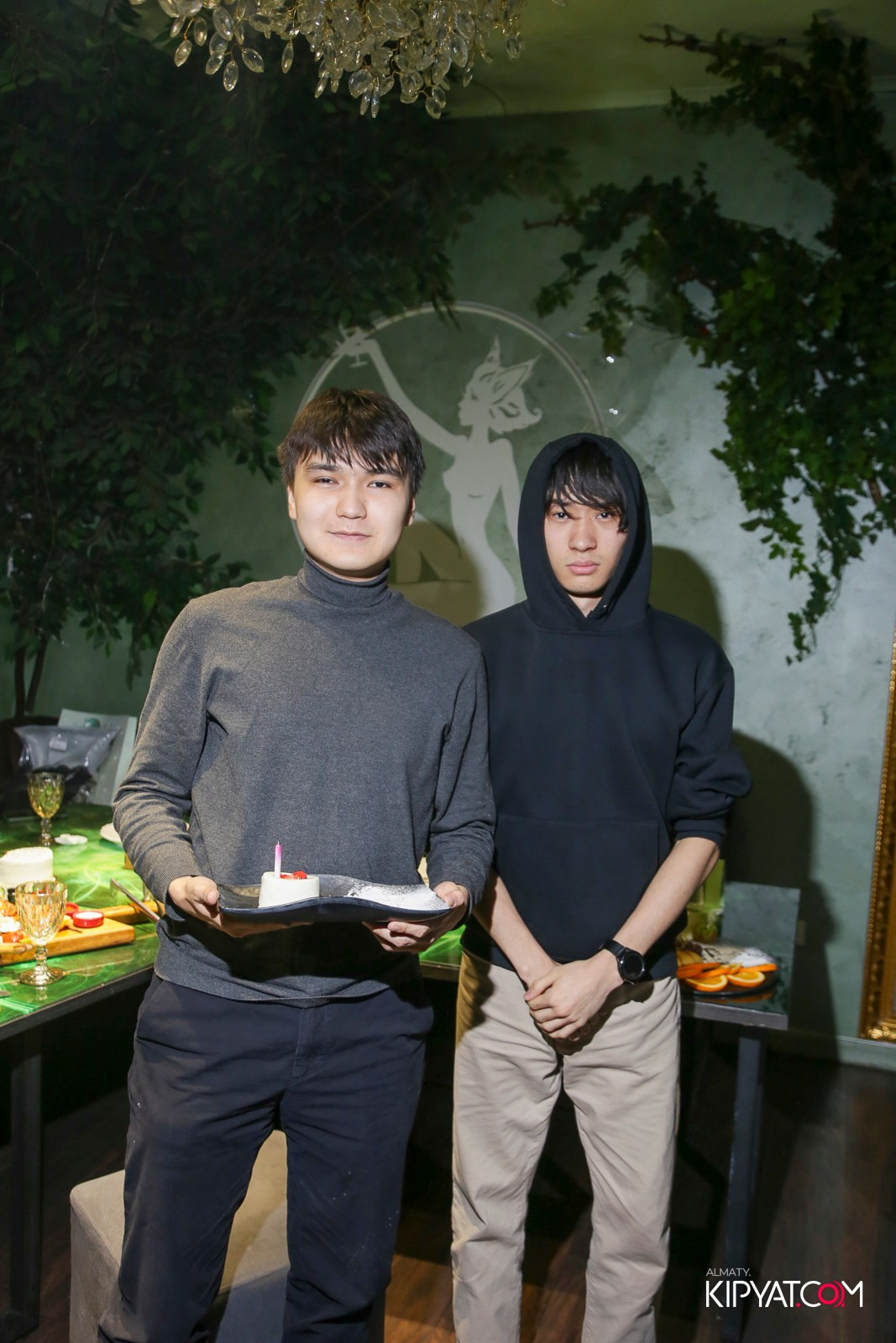 УХО И МЕДВЕДЬ НА САИНА. КИПЯТКОМ АЛМАТЫ! Фотосъемка мероприятий в Алматы