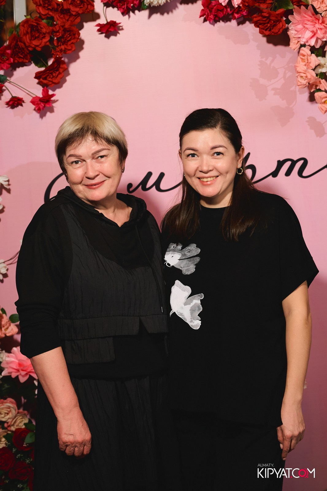 ГРУЗИНСКИЙ ДВОР НА КАБАНБАЙ БАТЫРА. КИПЯТКОМ АЛМАТЫ!