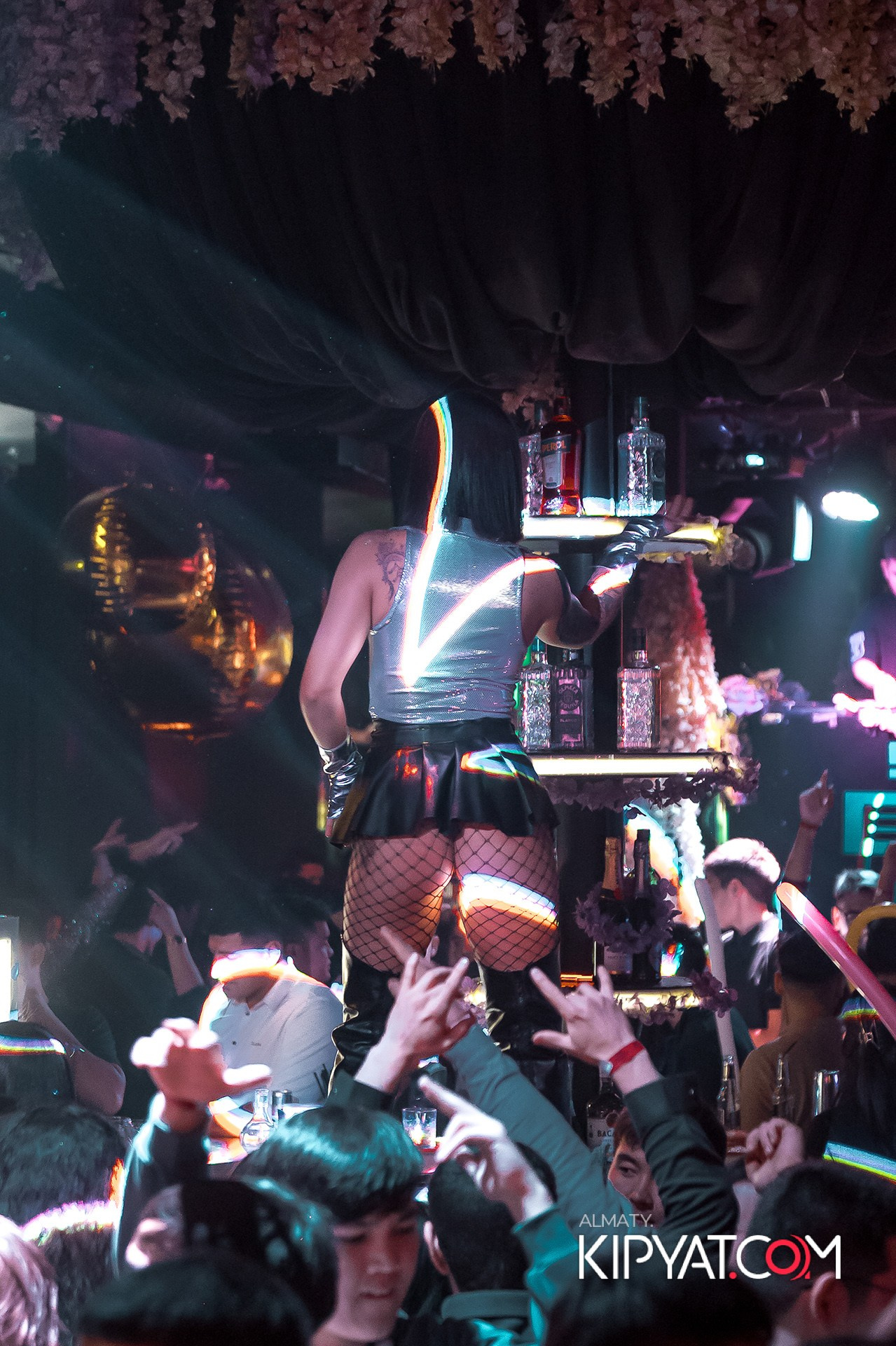 UYAT EMES BAR. КИПЯТКОМ АЛМАТЫ!