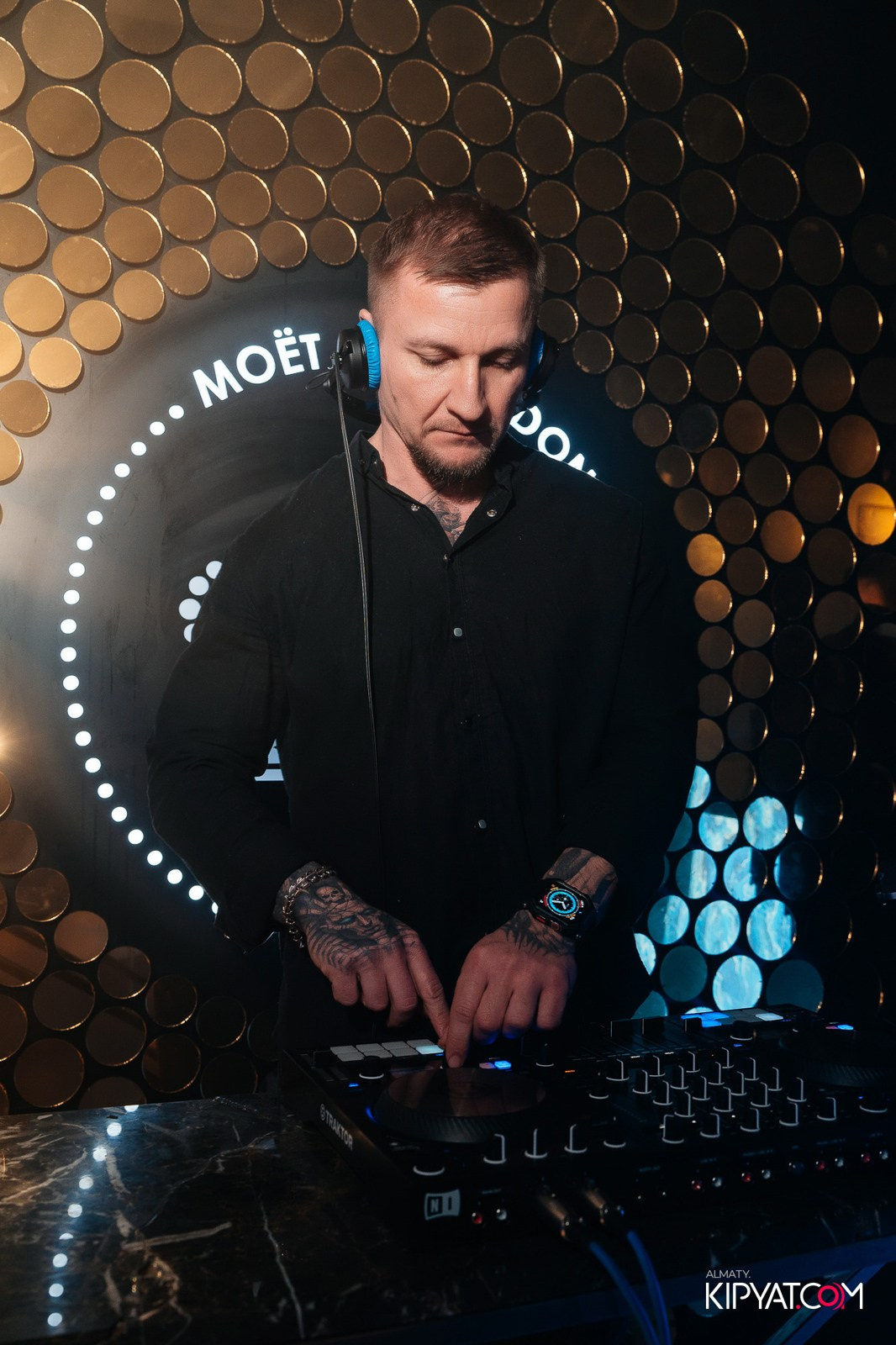 LAUREATE GRAND CAFÉ. КИПЯТКОМ АЛМАТЫ!