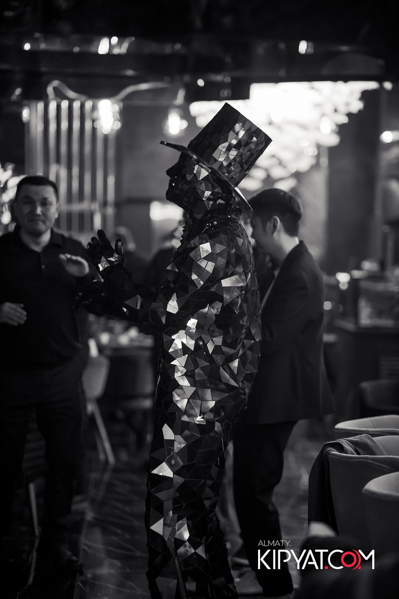 MOOD KARAOKE & TERRACE. КИПЯТКОМ АЛМАТЫ!