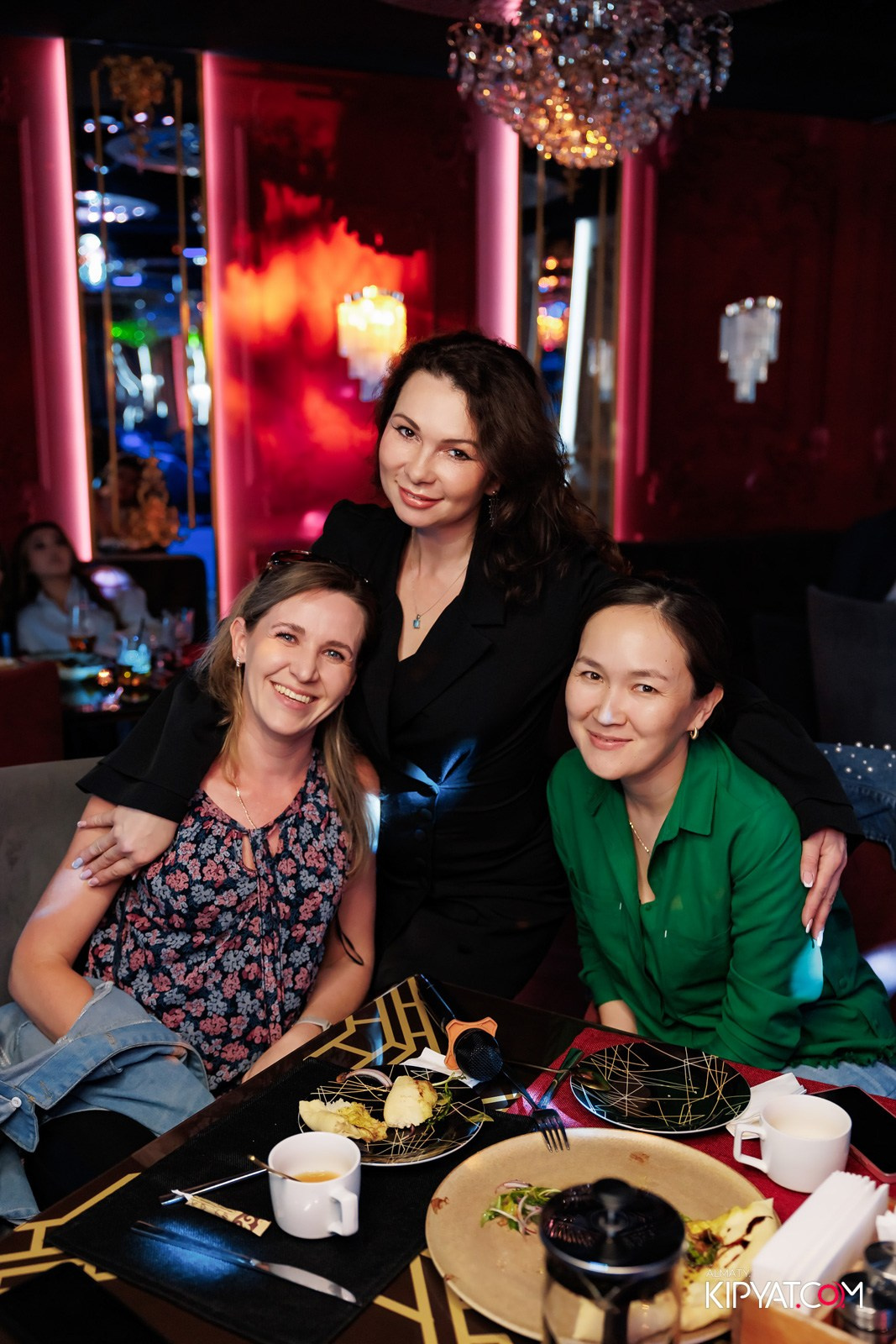 ЗАЯ, НА БИС. КИПЯТКОМ АЛМАТЫ!