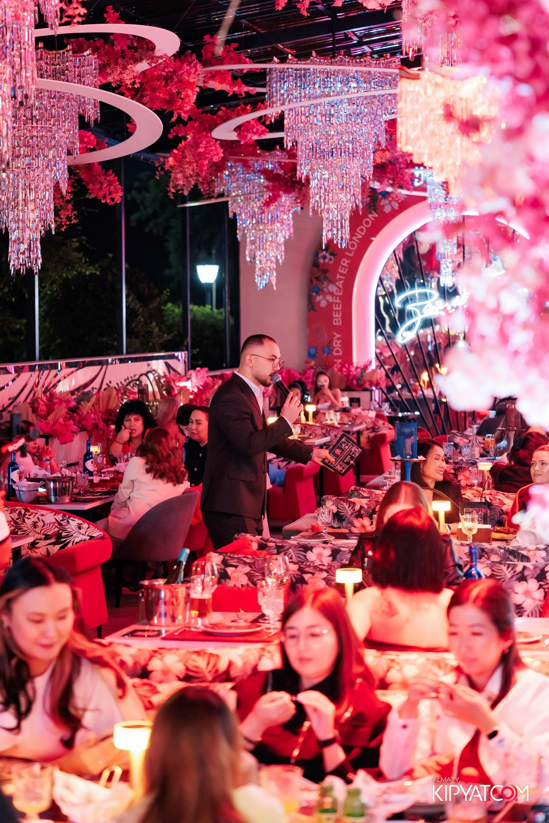 НОДАР РЕВИЯ В «ЗАЯ, НА БИС». КИПЯТКОМ АЛМАТЫ!