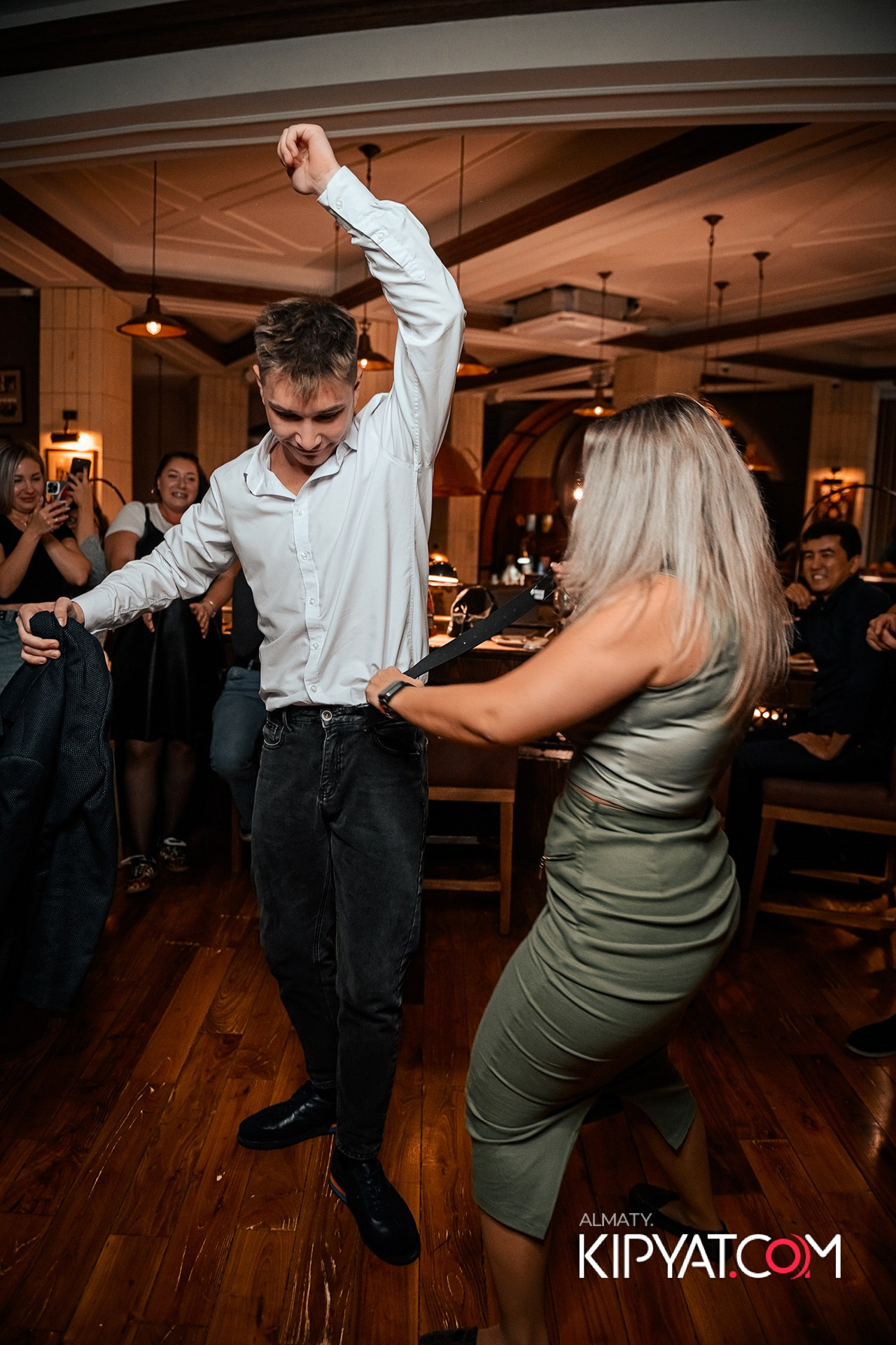 ЖИГУЛИ БАР. КИПЯТКОМ АЛМАТЫ!