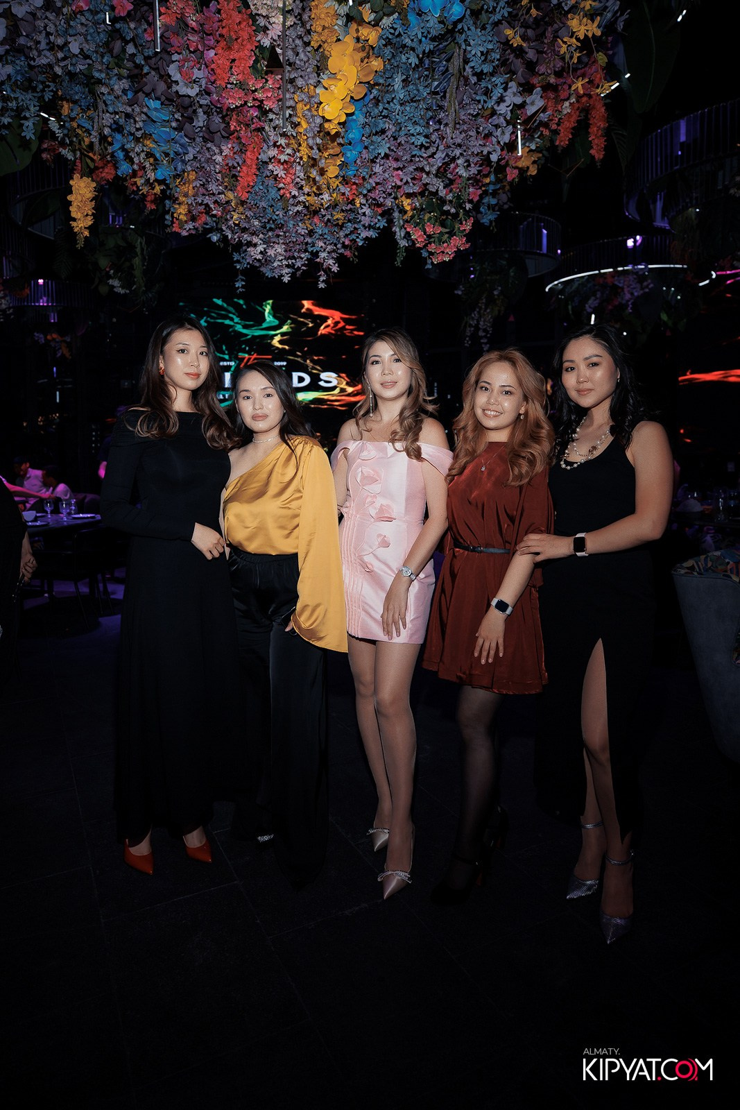 FRIENDS BAR & TERRACE. КИПЯТКОМ АЛМАТЫ!