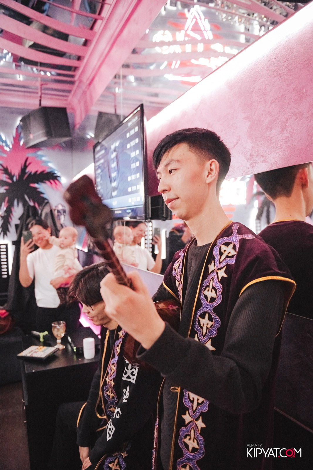 УХО И МЕДВЕДЬ НА ГАГАРИНА. КИПЯТКОМ АЛМАТЫ!