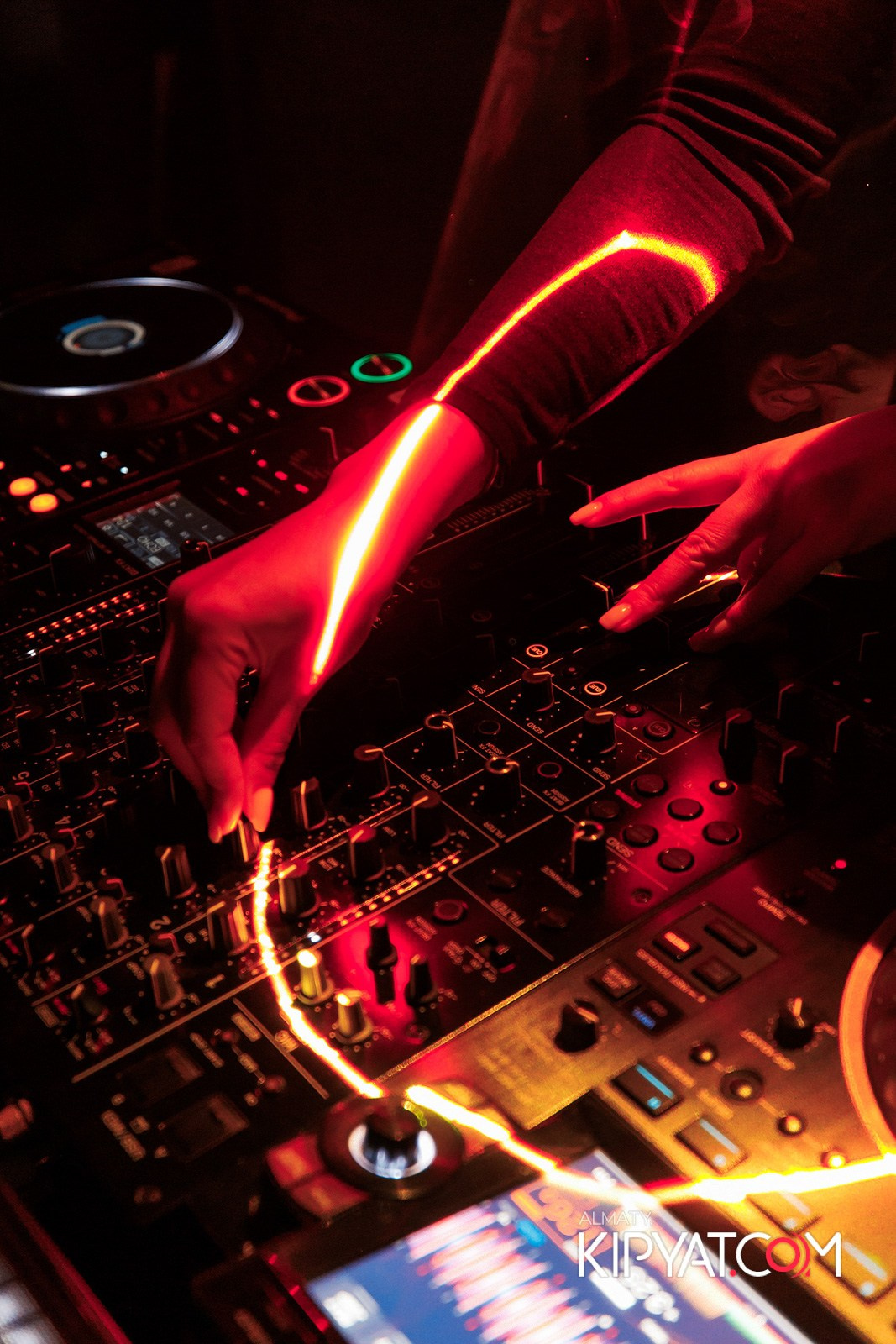 EDEN. КИПЯТКОМ АЛМАТЫ!