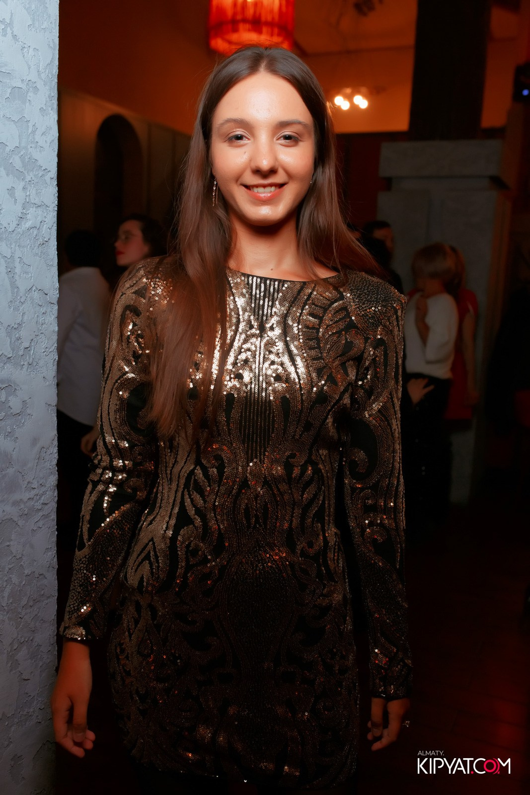 ГРУЗИНСКИЙ ДВОР НА КАБАНБАЙ БАТЫРА. КИПЯТКОМ АЛМАТЫ!