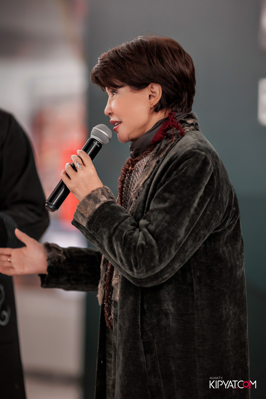 FASHION ПОКАЗ, КАЗАХСКОЙ НАЦИОНАЛЬНОЙ ОДЕЖДЫ. КИПЯТКОМ АЛМАТЫ!