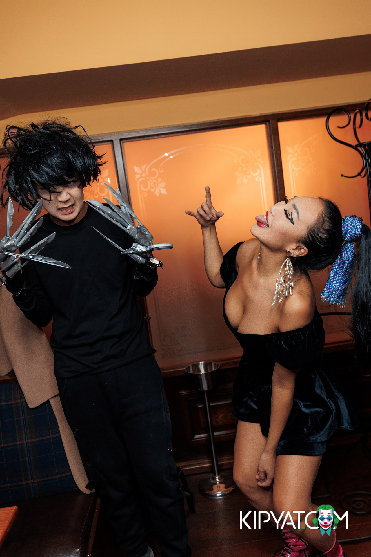 DICKENS RESTAURANT & BAR. КИПЯТКОМ АЛМАТЫ!