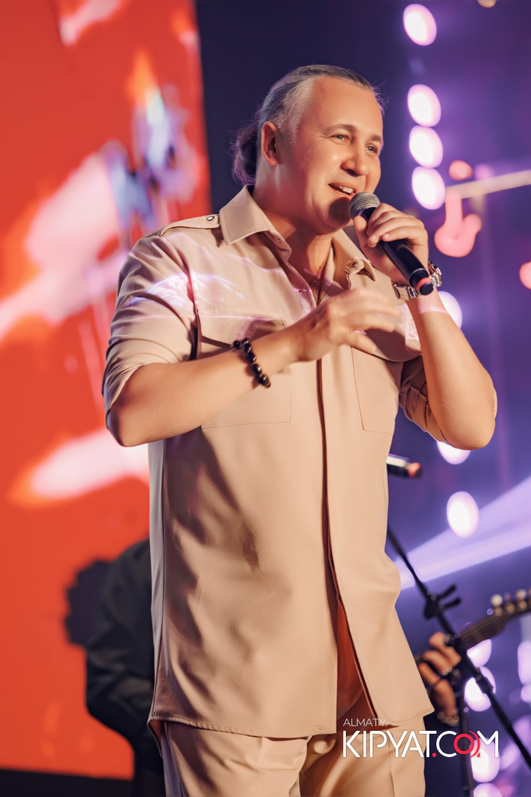 SANTA BARBARA — ПИТ ДЖЕЙСОН (ГР. ПРЕМЬЕР-МИНИСТР) И ИЛЬЯ ЗУДИН (ГР. ДИНАМИТ) НА ПРЕДНОВОГОДНЕЙ ВЕЧЕРИНКЕ. КИПЯТКОМ АЛМАТЫ!