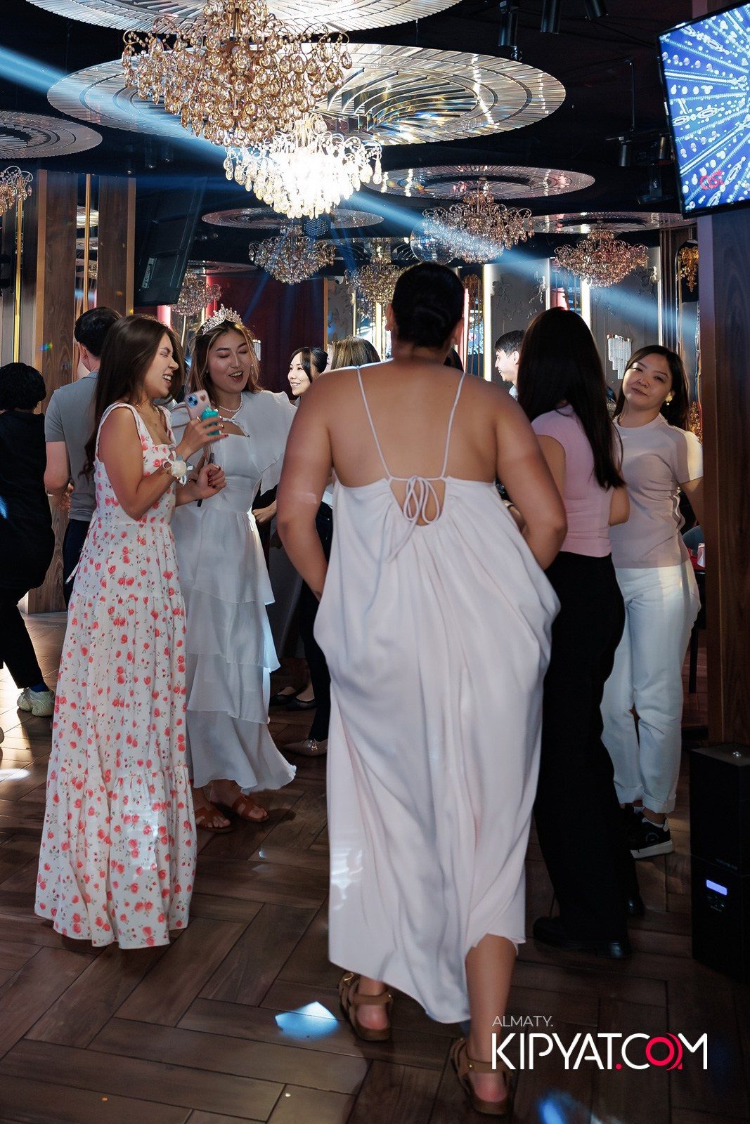 ЗАЯ, НА БИС. КИПЯТКОМ АЛМАТЫ!