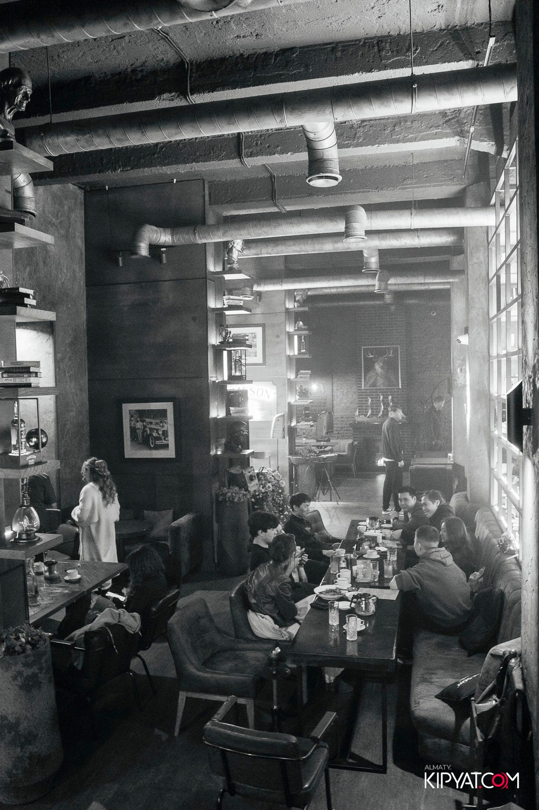 РЕСТО-БАР СКАНДАЛИСТЪ. КИПЯТКОМ АЛМАТЫ!