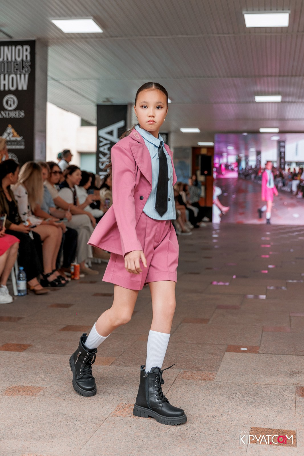 JUNIOR FASHION SHOW. КИПЯТКОМ АЛМАТЫ!