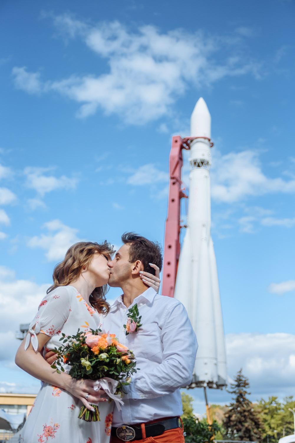 Свадьба на ВДНХ. Портретный фотограф Москва, репортаж и естественная постановка