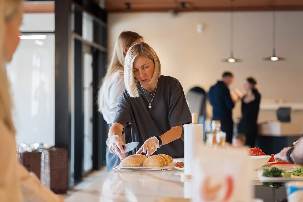 Студия мебели ТВОРЕЦ - площадка для мероприятий и работы над проектами, коворкинг, мастер-класс, презентация, бизнес встреча. ВУД ТВОРЕЦ мебельная фабрика|ТВОРЕЦ студия мебели