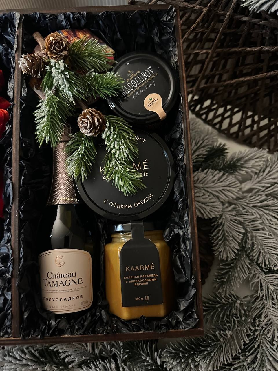 «Добрый Санта». Рекомендуем корпоративным клиентам. Студия подарочных наборов «Владия»