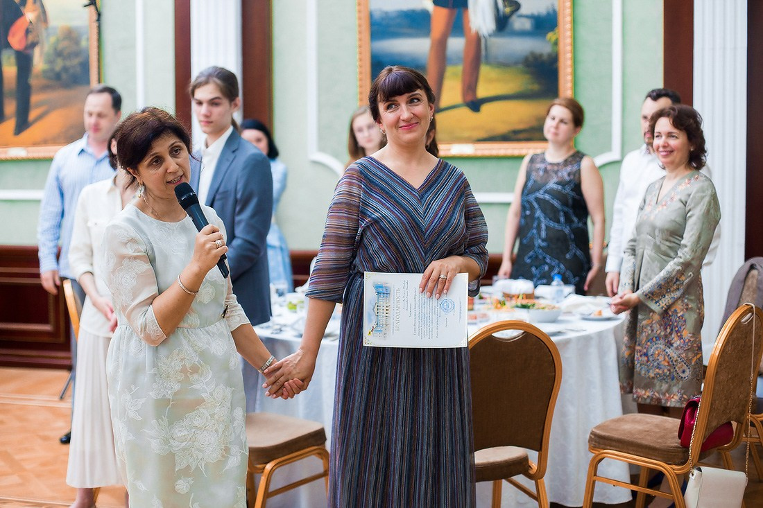 Выпускной в гимназии «Василиада». Репортажный фотограф Борис Геер