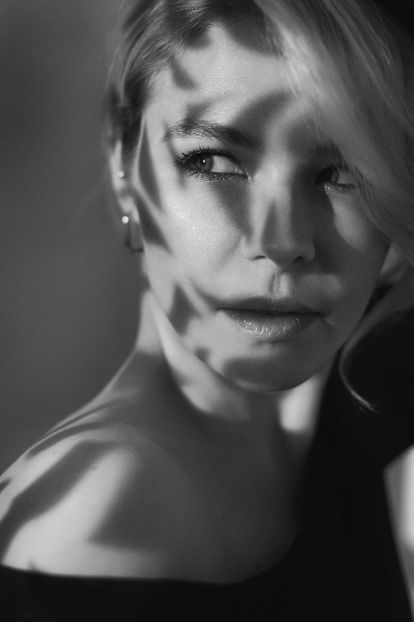 Женский портрет. Женский фотограф в Санк-Петербурге и Москве — фотосессия девушки в студии, портрет, фотосъемка