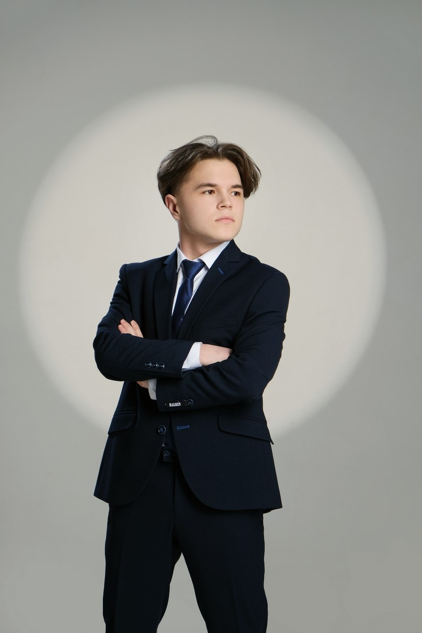 Старшие классы. Фотоальбом для школ и садиков с дополненной реальностью