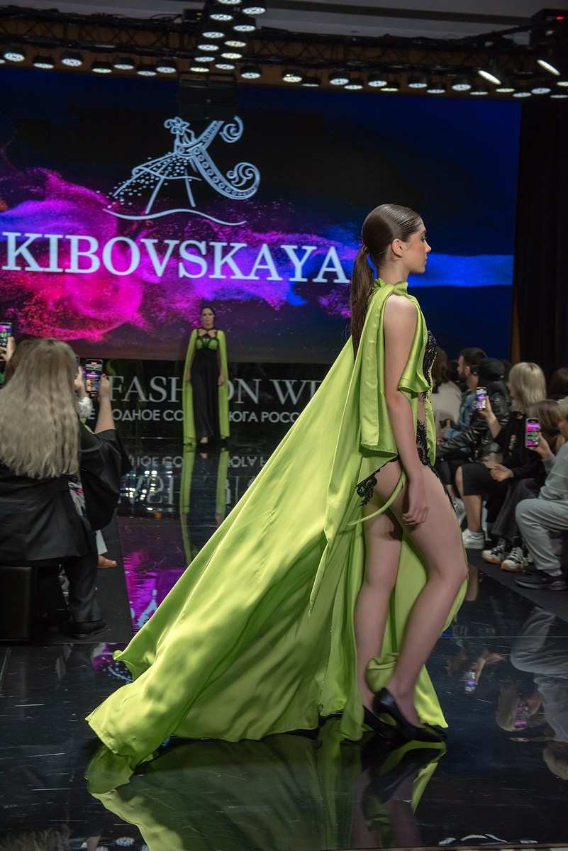 SochiFashionWeek2024 дизайнер Кибовская. Семейный и коммерческий фотограф в Сочи Александр Бодунов
