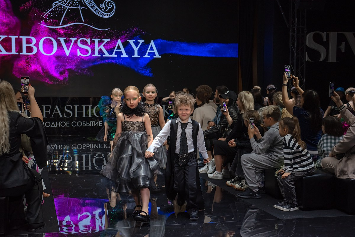 SochiFashionWeek2024 дизайнер Кибовская. Семейный и коммерческий фотограф в Сочи Александр Бодунов