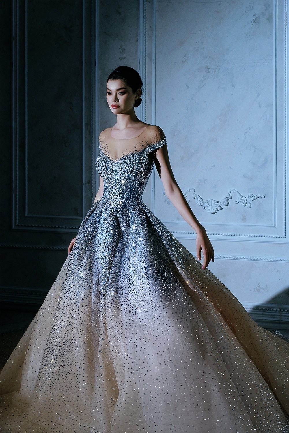 Студийная фотосъемка в Санкт-Петербурге в дизайнерском платье