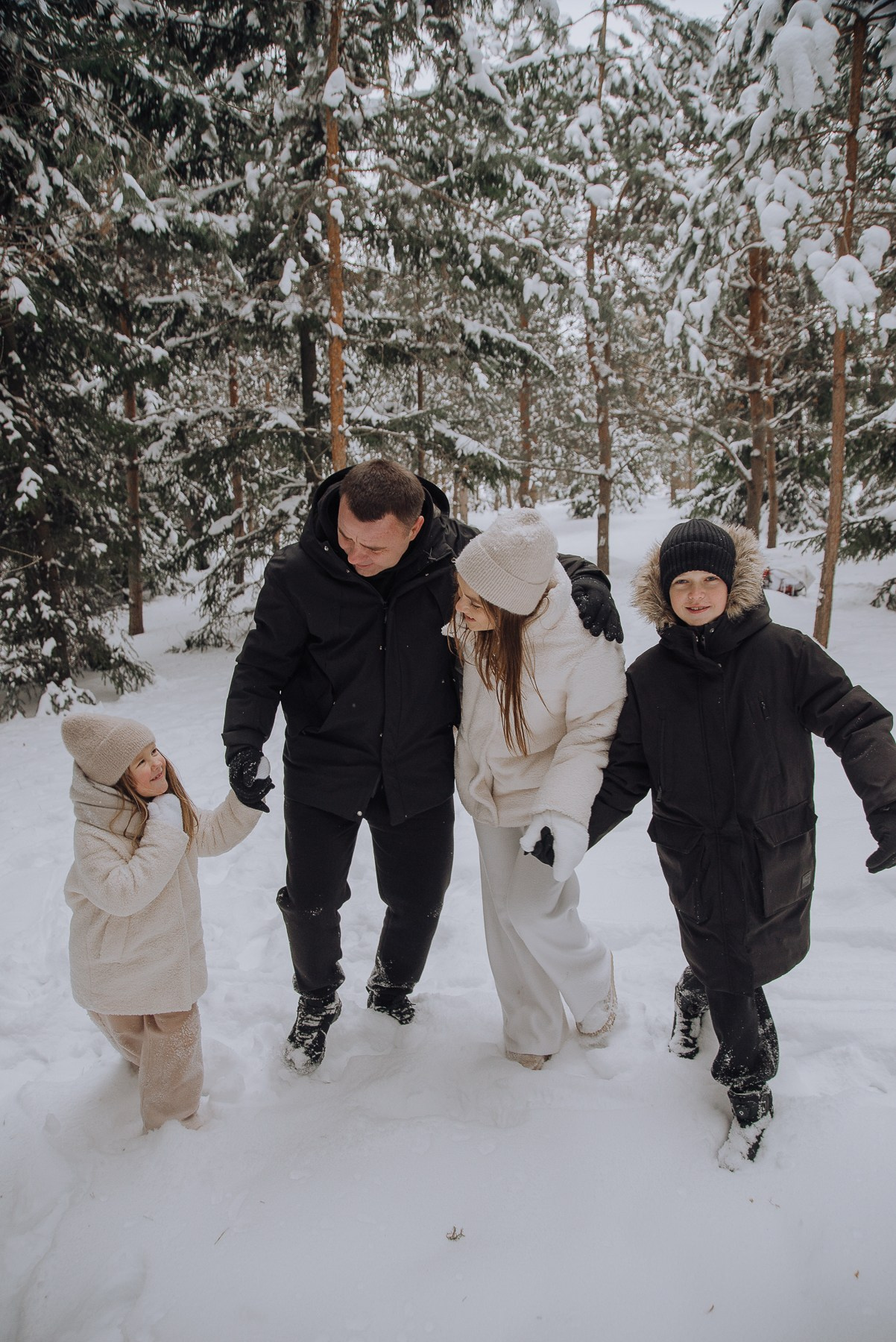 Happy moments_Юра, Наташа и дети. Свадебный и семейный фотограф в Минске Яна Новак
