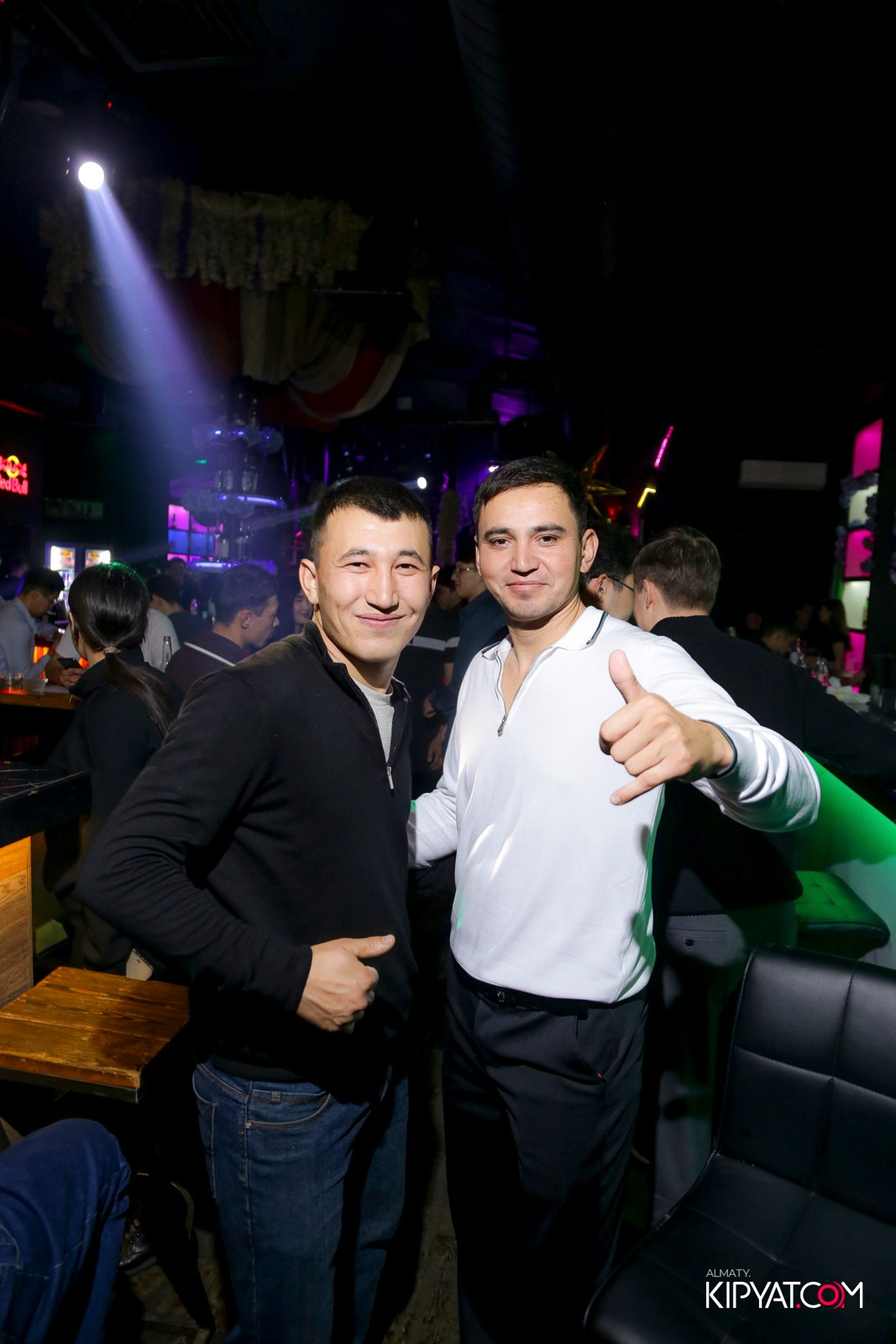 UYAT EMES BAR. КИПЯТКОМ АЛМАТЫ!