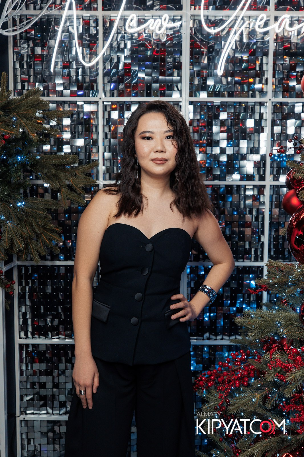 FRIENDS BAR & TERRACE. КИПЯТКОМ АЛМАТЫ!