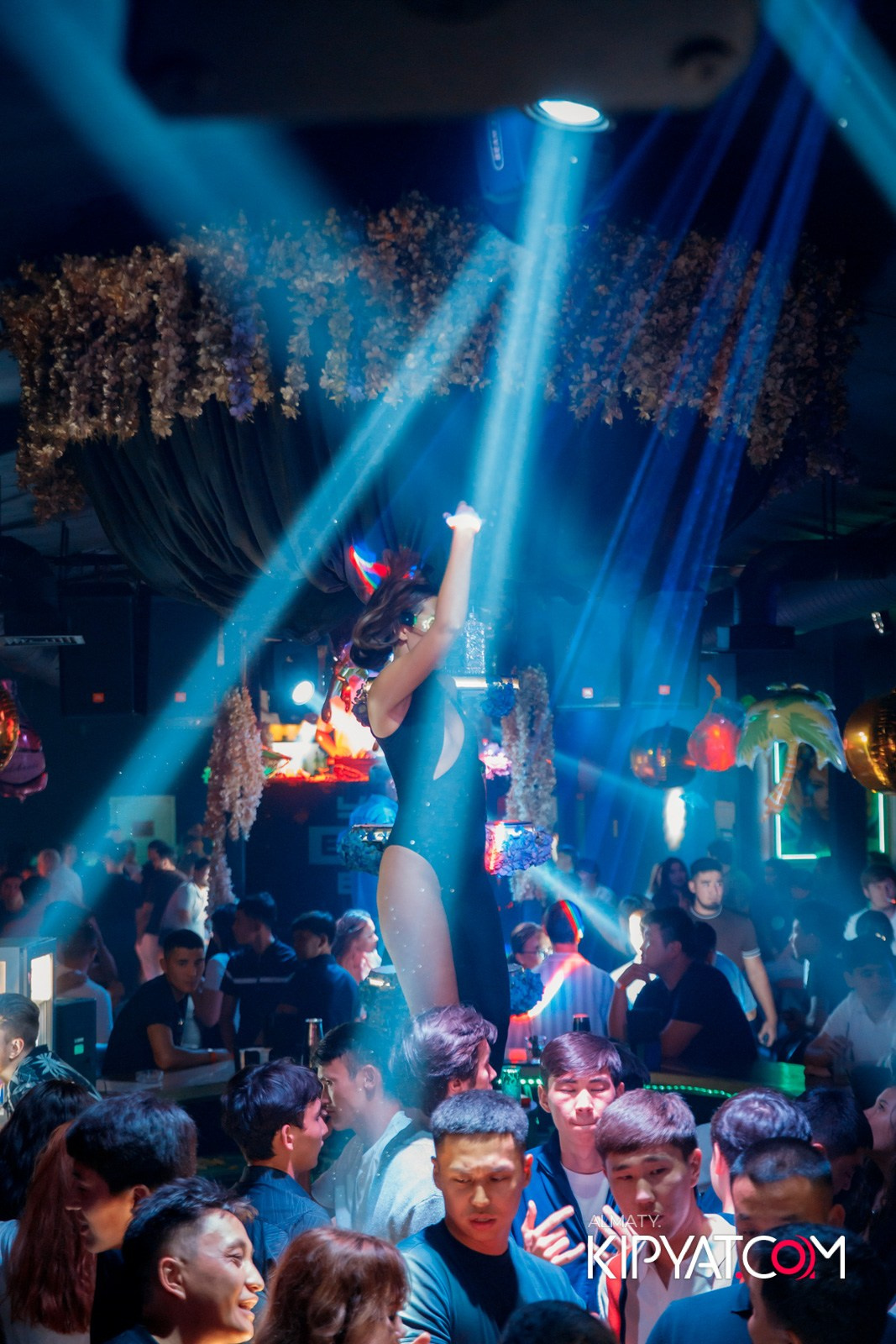 UYAT EMES BAR. КИПЯТКОМ АЛМАТЫ!